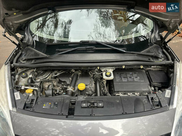 Серый Рено Сценик, объемом двигателя 1.46 л и пробегом 213 тыс. км за 9299 $, фото 49 на Automoto.ua