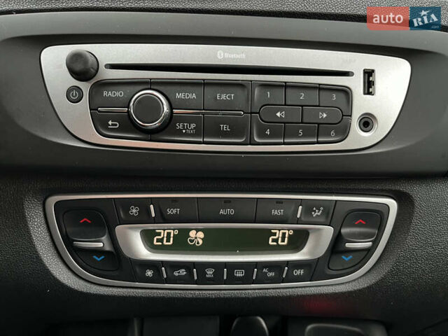 Серый Рено Сценик, объемом двигателя 1.5 л и пробегом 264 тыс. км за 9300 $, фото 28 на Automoto.ua