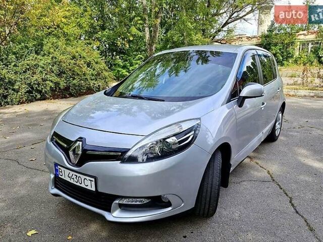 Сірий Рено Сценік, об'ємом двигуна 1.5 л та пробігом 243 тис. км за 8800 $, фото 1 на Automoto.ua