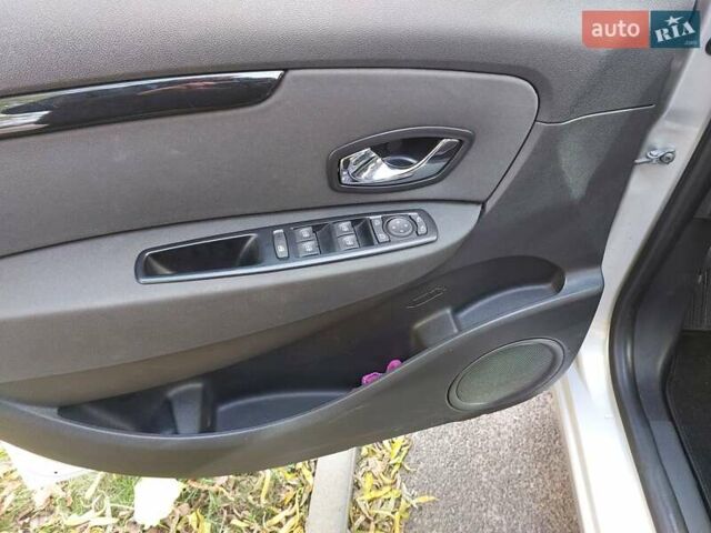 Сірий Рено Сценік, об'ємом двигуна 1.46 л та пробігом 221 тис. км за 9100 $, фото 19 на Automoto.ua