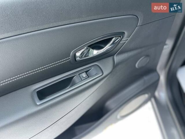 Сірий Рено Сценік, об'ємом двигуна 1.6 л та пробігом 230 тис. км за 11050 $, фото 27 на Automoto.ua
