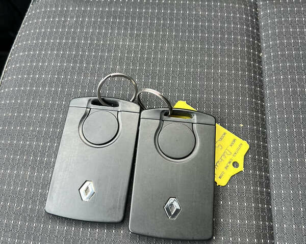 Сірий Рено Сценік, об'ємом двигуна 1.5 л та пробігом 150 тис. км за 10350 $, фото 23 на Automoto.ua