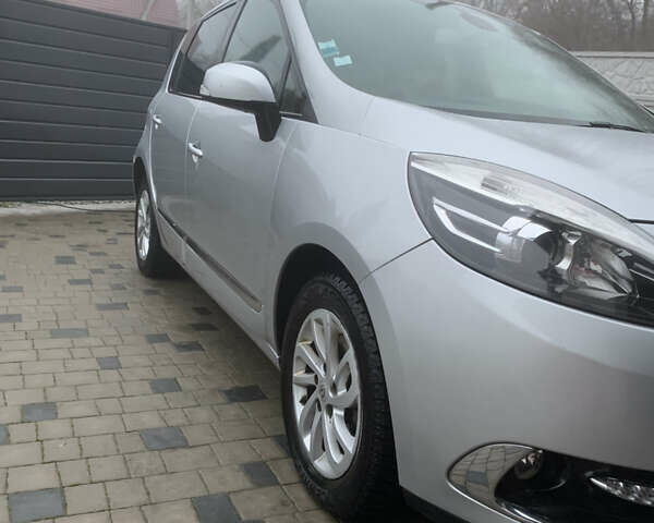 Серый Рено Сценик, объемом двигателя 1.6 л и пробегом 235 тыс. км за 8700 $, фото 3 на Automoto.ua