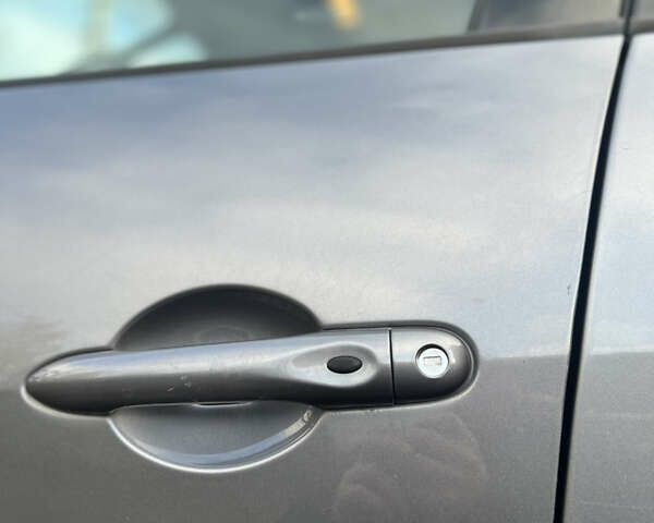 Сірий Рено Сценік, об'ємом двигуна 1.5 л та пробігом 150 тис. км за 10350 $, фото 7 на Automoto.ua