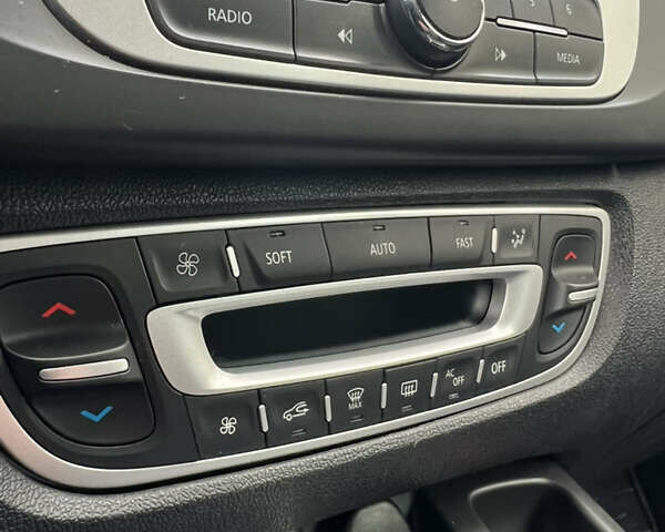 Сірий Рено Сценік, об'ємом двигуна 1.5 л та пробігом 150 тис. км за 10350 $, фото 22 на Automoto.ua