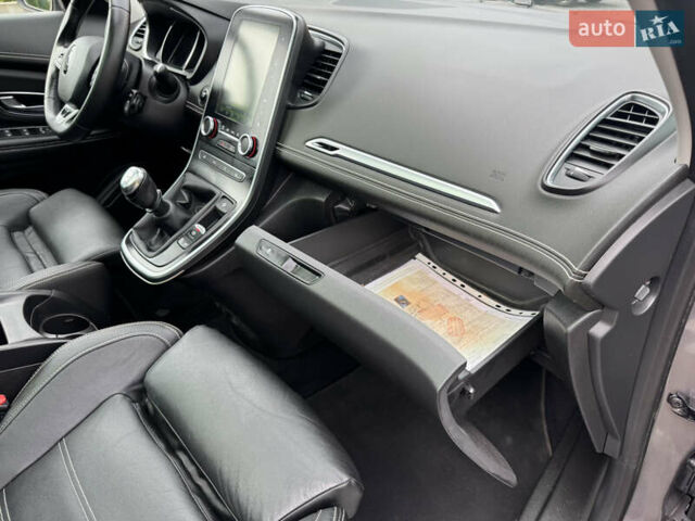 Сірий Рено Сценік, об'ємом двигуна 1.6 л та пробігом 156 тис. км за 14500 $, фото 63 на Automoto.ua