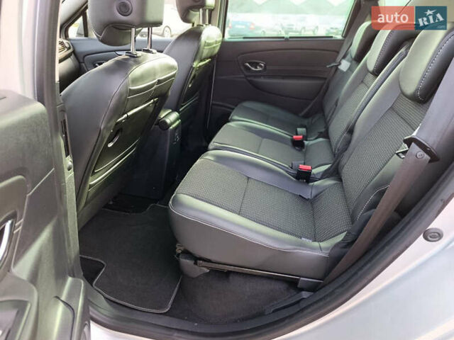 Сірий Рено Сценік, об'ємом двигуна 1.5 л та пробігом 196 тис. км за 9999 $, фото 21 на Automoto.ua