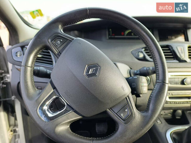 Сірий Рено Сценік, об'ємом двигуна 1.5 л та пробігом 196 тис. км за 9999 $, фото 15 на Automoto.ua