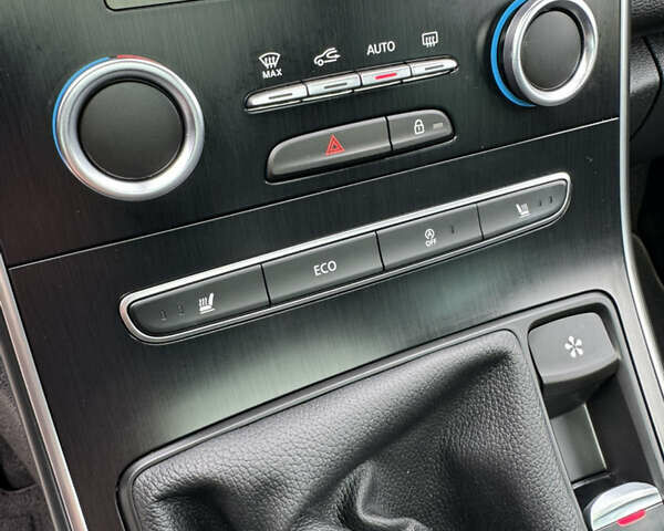 Сірий Рено Сценік, об'ємом двигуна 1.6 л та пробігом 156 тис. км за 14400 $, фото 48 на Automoto.ua