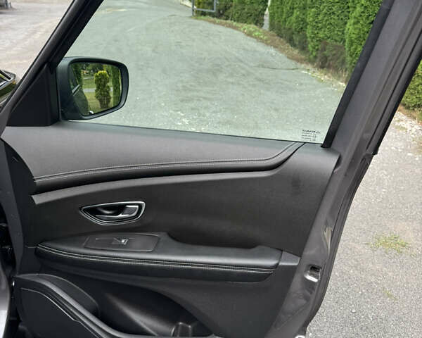 Серый Рено Сценик, объемом двигателя 1.6 л и пробегом 156 тыс. км за 14500 $, фото 63 на Automoto.ua