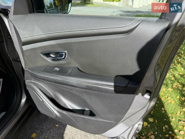 Серый Рено Сценик, объемом двигателя 1.6 л и пробегом 199 тыс. км за 14400 $, фото 55 на Automoto.ua