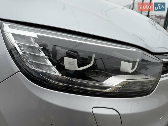 Сірий Рено Сценік, об'ємом двигуна 1.6 л та пробігом 227 тис. км за 16490 $, фото 11 на Automoto.ua