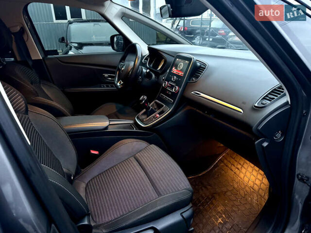 Серый Рено Сценик, объемом двигателя 1.46 л и пробегом 208 тыс. км за 12300 $, фото 14 на Automoto.ua