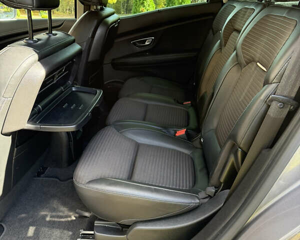 Серый Рено Сценик, объемом двигателя 1.6 л и пробегом 199 тыс. км за 14500 $, фото 47 на Automoto.ua