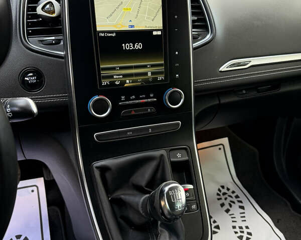 Рено Сценик 2017 в Хмельницком на Automoto.ua Серый Рено Сценик, объемом двигателя 1.6 л и пробегом 199 тыс. км за 14500 $, фото 35 на Automoto.ua