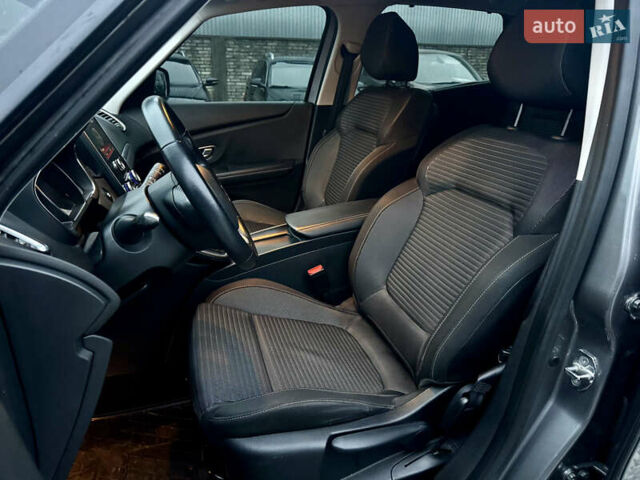 Серый Рено Сценик, объемом двигателя 1.46 л и пробегом 208 тыс. км за 12300 $, фото 9 на Automoto.ua