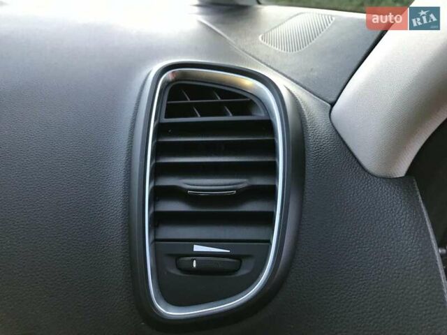 Сірий Рено Сценік, об'ємом двигуна 1.46 л та пробігом 175 тис. км за 15000 $, фото 20 на Automoto.ua