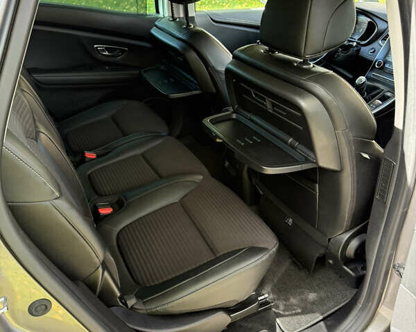 Рено Сценик 2017 в Хмельницком на Automoto.ua Серый Рено Сценик, объемом двигателя 1.6 л и пробегом 199 тыс. км за 14500 $, фото 58 на Automoto.ua