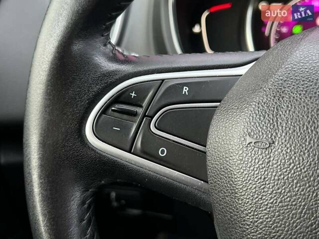 Рено Сценик 2017 в Киеве на Automoto.ua Серый Рено Сценик, объемом двигателя 1.46 л и пробегом 120 тыс. км за 15490 $, фото 16 на Automoto.ua