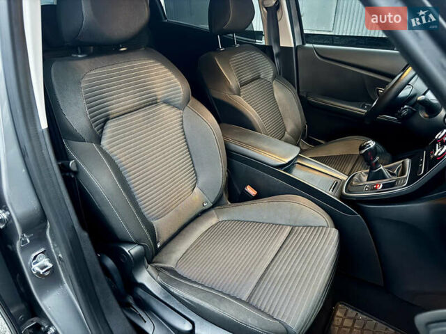 Серый Рено Сценик, объемом двигателя 1.46 л и пробегом 208 тыс. км за 12300 $, фото 15 на Automoto.ua