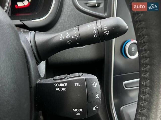 Рено Сценик 2017 в Киеве на Automoto.ua Серый Рено Сценик, объемом двигателя 1.46 л и пробегом 120 тыс. км за 15490 $, фото 19 на Automoto.ua