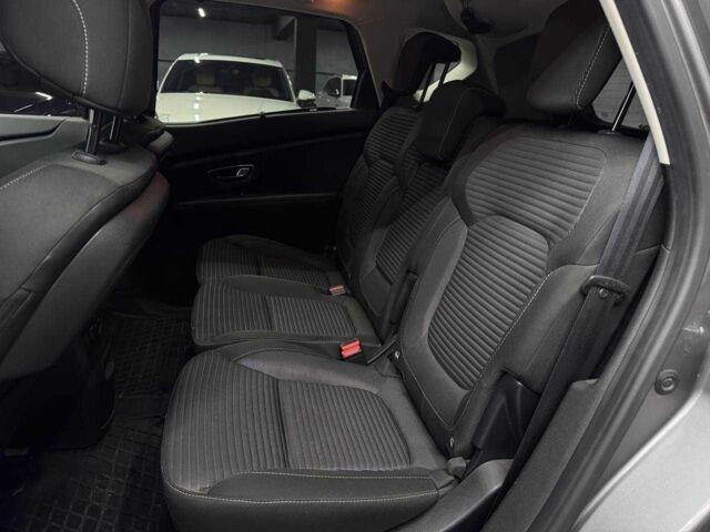 Серый Рено Сценик, объемом двигателя 1.5 л и пробегом 207 тыс. км за 13200 $, фото 15 на Automoto.ua