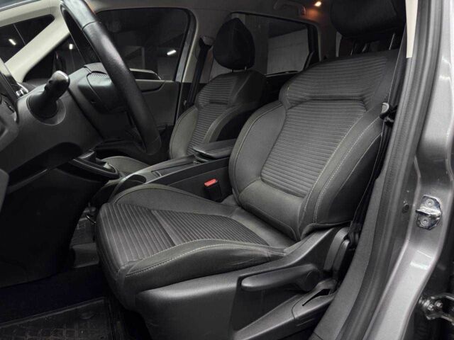 Серый Рено Сценик, объемом двигателя 1.5 л и пробегом 207 тыс. км за 13200 $, фото 6 на Automoto.ua