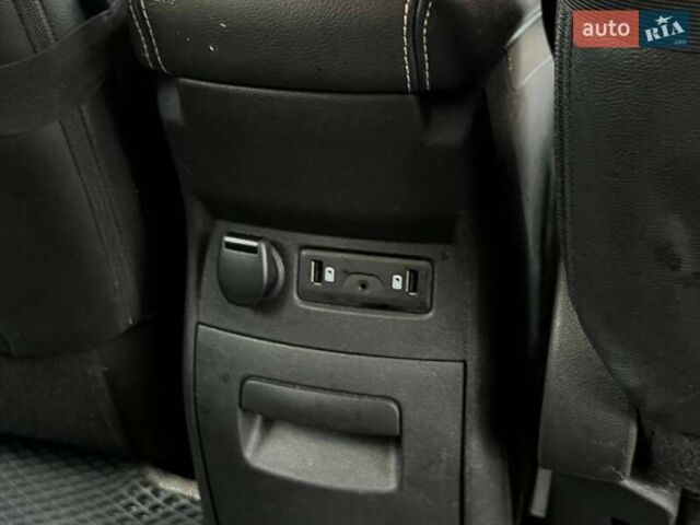 Рено Сценик 2017 в Киеве на Automoto.ua Серый Рено Сценик, объемом двигателя 1.46 л и пробегом 120 тыс. км за 15490 $, фото 25 на Automoto.ua