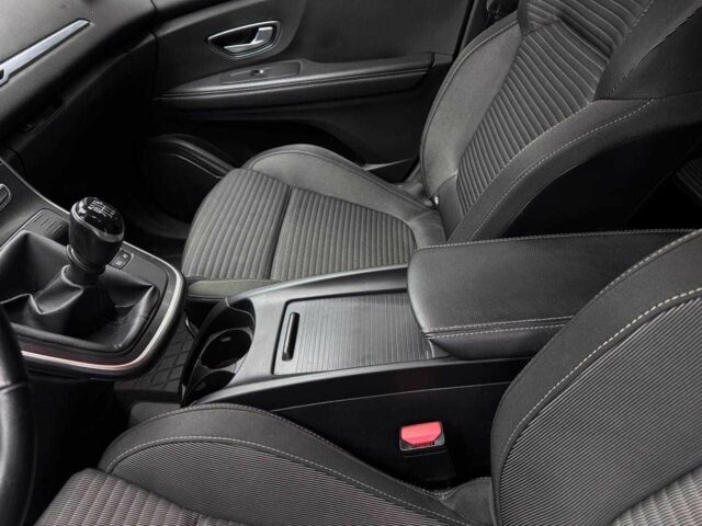 Серый Рено Сценик, объемом двигателя 1.5 л и пробегом 207 тыс. км за 13200 $, фото 8 на Automoto.ua