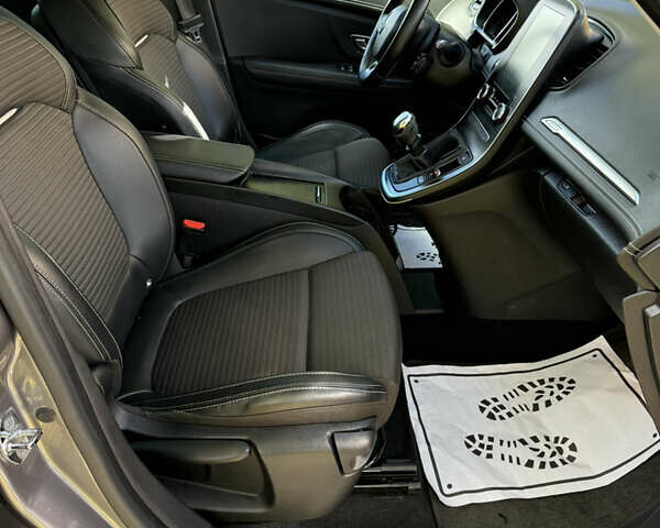 Серый Рено Сценик, объемом двигателя 1.6 л и пробегом 199 тыс. км за 14400 $, фото 52 на Automoto.ua