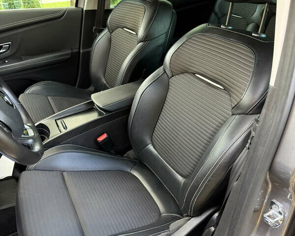 Рено Сценик 2017 в Хмельницком на Automoto.ua Серый Рено Сценик, объемом двигателя 1.6 л и пробегом 199 тыс. км за 14500 $, фото 42 на Automoto.ua