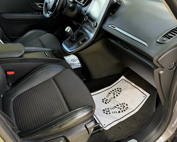 Серый Рено Сценик, объемом двигателя 1.6 л и пробегом 199 тыс. км за 14500 $, фото 51 на Automoto.ua