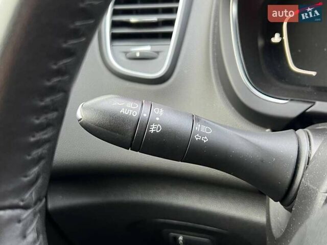 Рено Сценик 2017 в Киеве на Automoto.ua Серый Рено Сценик, объемом двигателя 1.46 л и пробегом 120 тыс. км за 15490 $, фото 15 на Automoto.ua