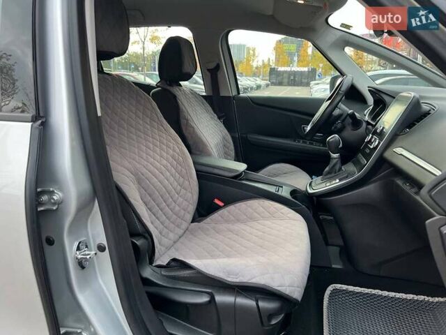 Рено Сценик 2017 в Киеве на Automoto.ua Серый Рено Сценик, объемом двигателя 1.46 л и пробегом 120 тыс. км за 15490 $, фото 13 на Automoto.ua