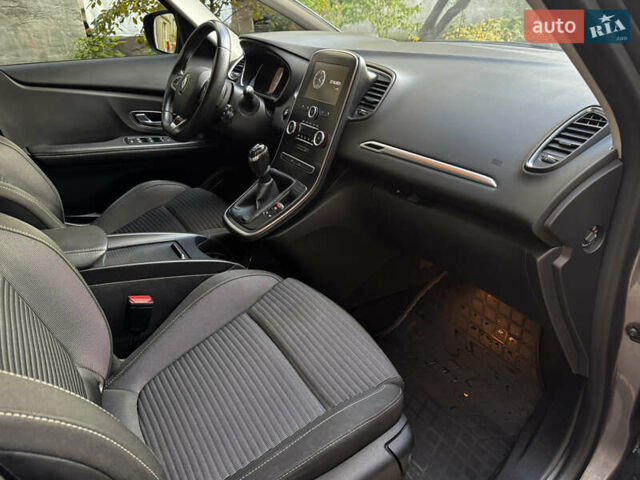 Рено Сценик 2017 в Черновцах на Automoto.ua Серый Рено Сценик, объемом двигателя 1.46 л и пробегом 208 тыс. км за 13400 $, фото 12 на Automoto.ua