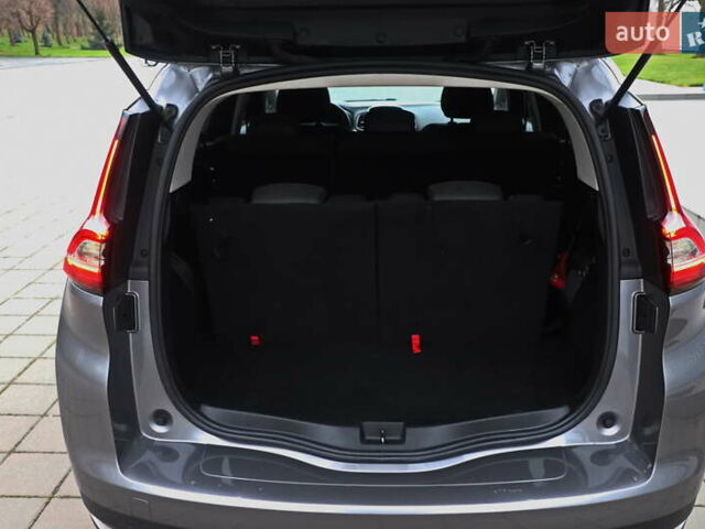 Серый Рено Сценик, объемом двигателя 1.5 л и пробегом 275 тыс. км за 15999 $, фото 29 на Automoto.ua