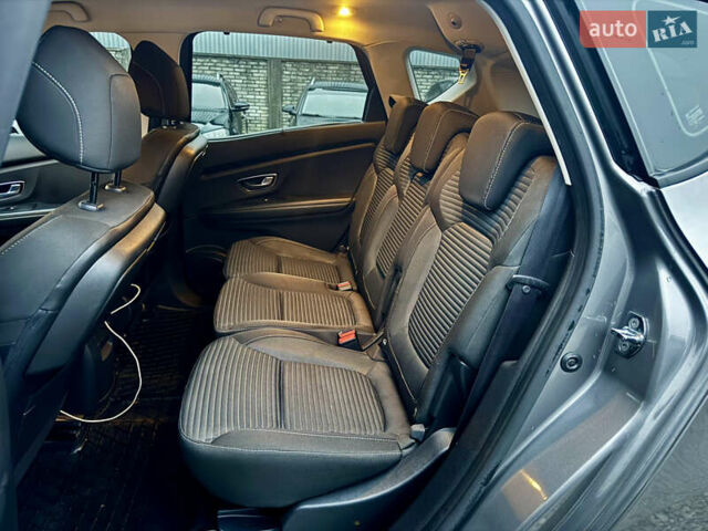 Серый Рено Сценик, объемом двигателя 1.46 л и пробегом 208 тыс. км за 12300 $, фото 10 на Automoto.ua