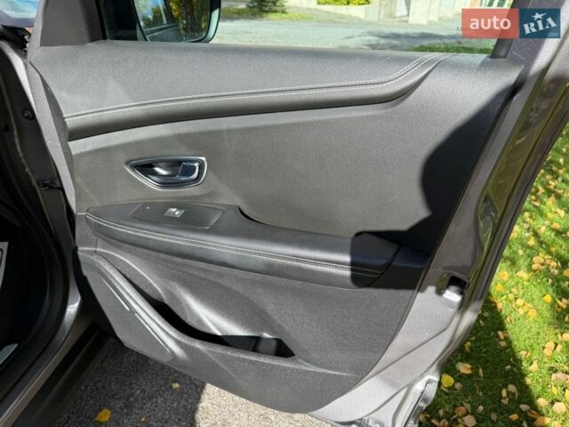 Сірий Рено Сценік, об'ємом двигуна 1.6 л та пробігом 199 тис. км за 14400 $, фото 55 на Automoto.ua