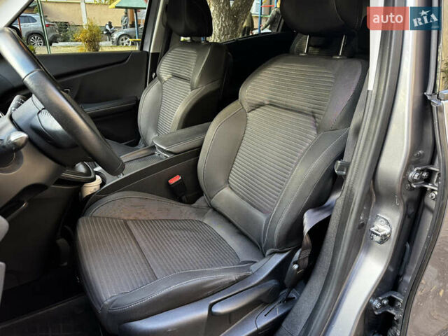 Рено Сценик 2017 в Черновцах на Automoto.ua Серый Рено Сценик, объемом двигателя 1.46 л и пробегом 208 тыс. км за 13400 $, фото 8 на Automoto.ua