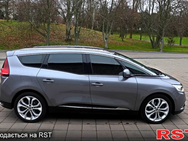 Серый Рено Сценик, объемом двигателя 1.5 л и пробегом 275 тыс. км за 15999 $, фото 3 на Automoto.ua