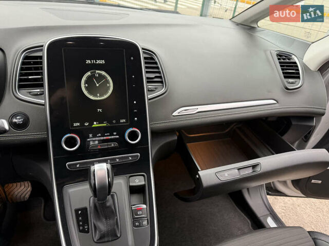 Сірий Рено Сценік, об'ємом двигуна 1.6 л та пробігом 227 тис. км за 16490 $, фото 25 на Automoto.ua