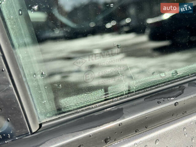 Рено Сценик 2018 в Киеве на Automoto.ua Серый Рено Сценик, объемом двигателя 1.6 л и пробегом 187 тыс. км за 18900 $, фото 32 на Automoto.ua