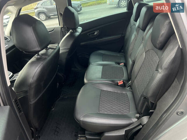 Серый Рено Сценик, объемом двигателя 1.46 л и пробегом 212 тыс. км за 14900 $, фото 9 на Automoto.ua