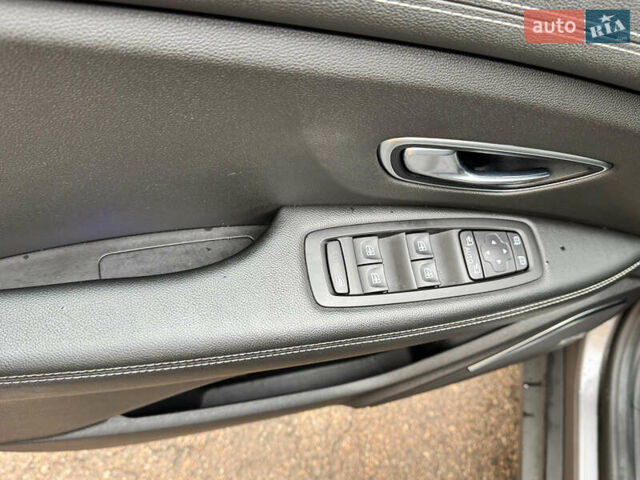 Рено Сценик 2018 в Киеве на Automoto.ua Серый Рено Сценик, объемом двигателя 1.6 л и пробегом 187 тыс. км за 18900 $, фото 10 на Automoto.ua