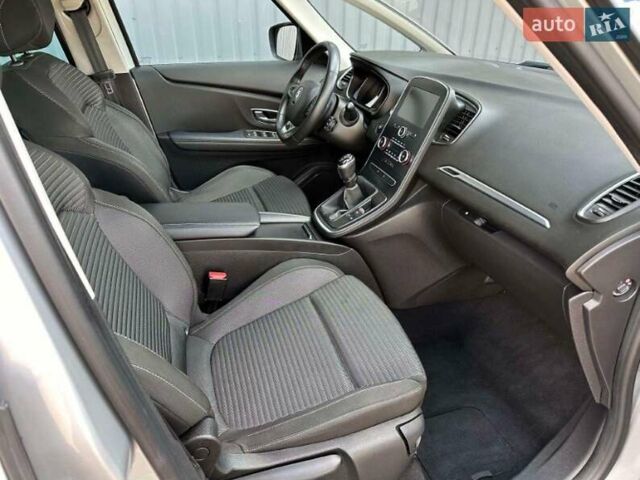 Серый Рено Сценик, объемом двигателя 1.8 л и пробегом 215 тыс. км за 16000 $, фото 4 на Automoto.ua