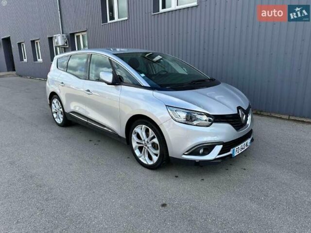 Серый Рено Сценик, объемом двигателя 1.8 л и пробегом 215 тыс. км за 16000 $, фото 1 на Automoto.ua