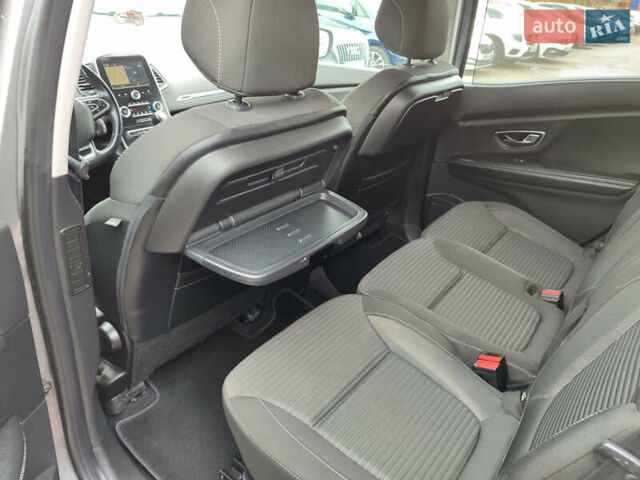 Серый Рено Сценик, объемом двигателя 1.46 л и пробегом 177 тыс. км за 17100 $, фото 2 на Automoto.ua