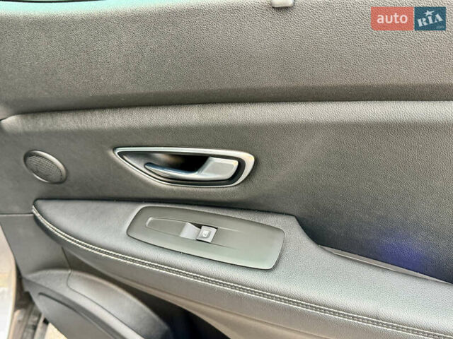 Рено Сценик 2018 в Киеве на Automoto.ua Серый Рено Сценик, объемом двигателя 1.6 л и пробегом 187 тыс. км за 18900 $, фото 21 на Automoto.ua