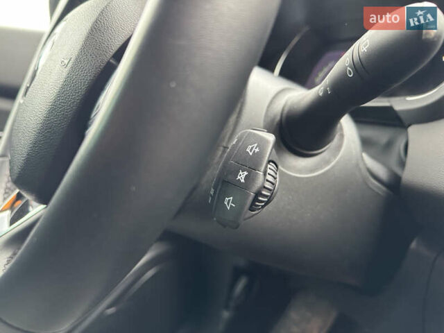 Рено Сценик 2019 в Житомире на Automoto.ua Серый Рено Сценик, объемом двигателя 1.75 л и пробегом 223 тыс. км за 14900 $, фото 15 на Automoto.ua