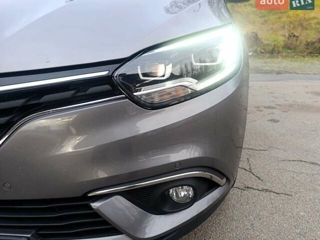 Сірий Рено Сценік, об'ємом двигуна 1.75 л та пробігом 230 тис. км за 16500 $, фото 27 на Automoto.ua
